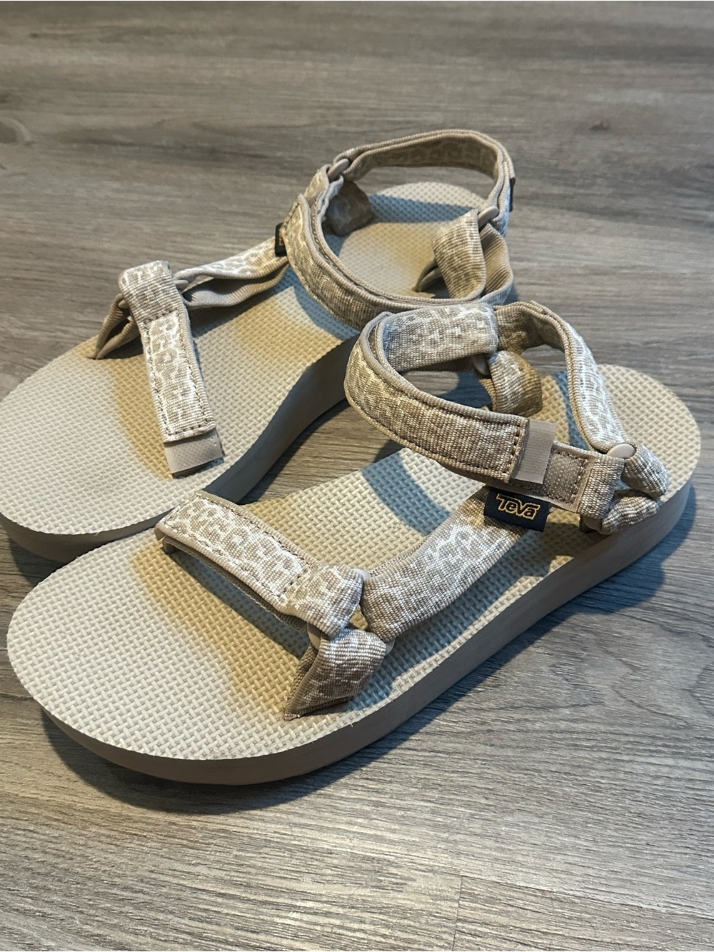 Teva Beige Leopard Animal Print Strappy Open Toe Midform Ankle Sandals Size 9